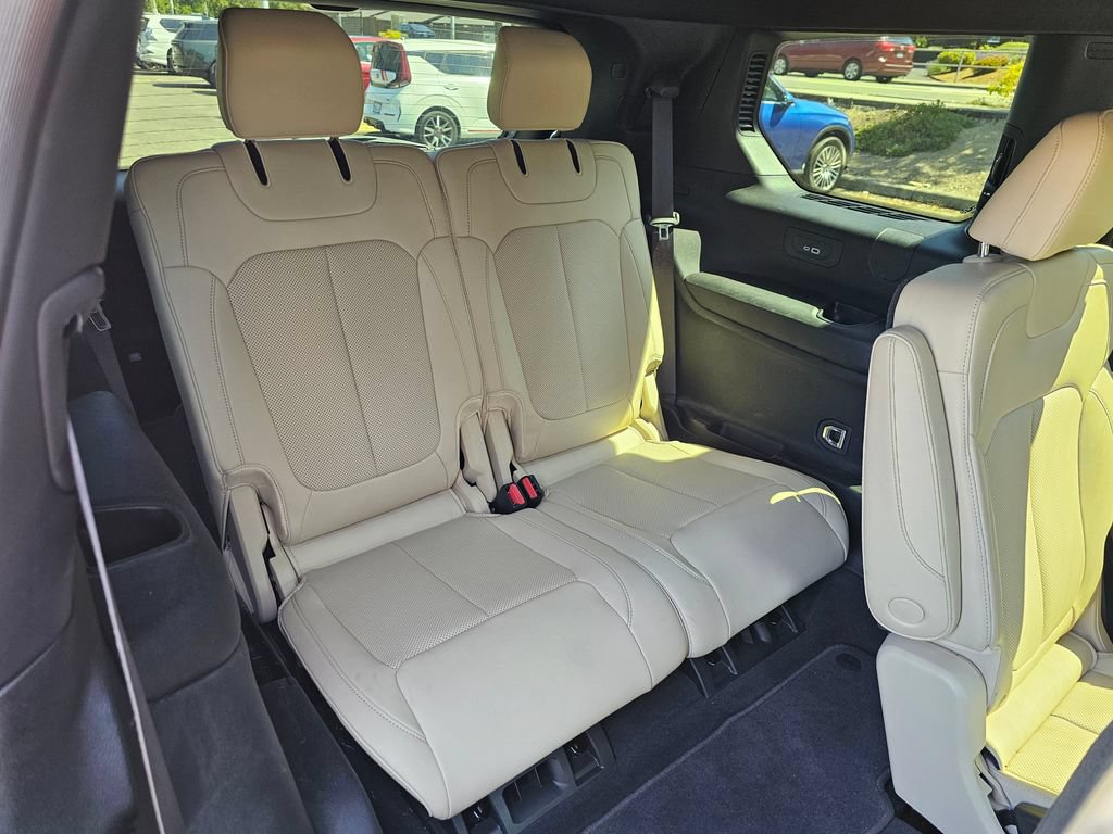 Used 2023 Jeep Grand Cherokee L Limited w/ Luxury Tech Group II AWD/4WD image 30