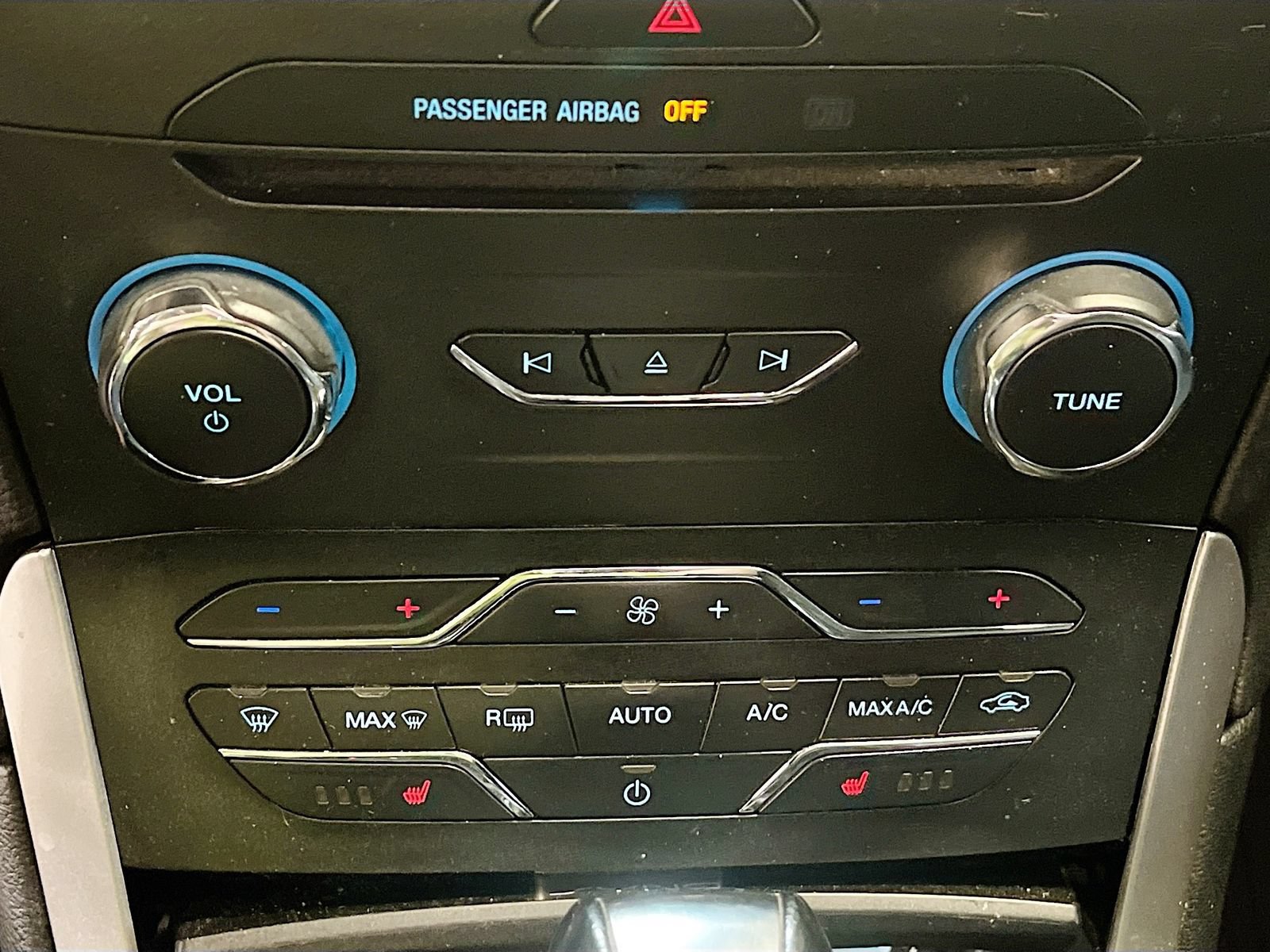 Used 2016 Ford Edge SEL w/ Equipment Group 201A AWD/4WD image 15