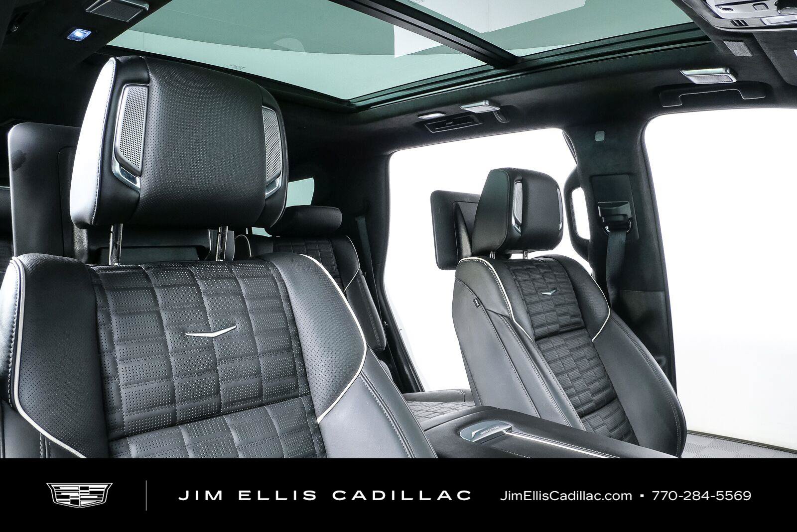 Used 2025 Cadillac Escalade Sport Platinum w/ LPO, ONYX Package AWD/4WD image 24