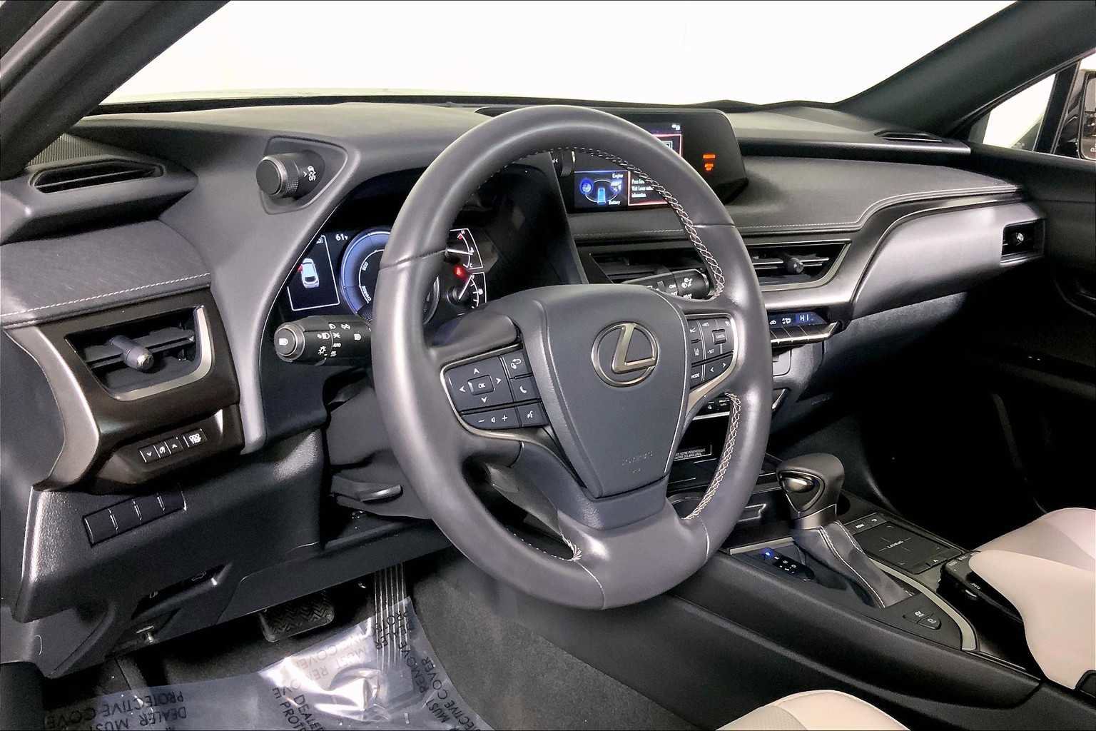 Used 2022 Lexus UX 250h w/ Premium Package image 17