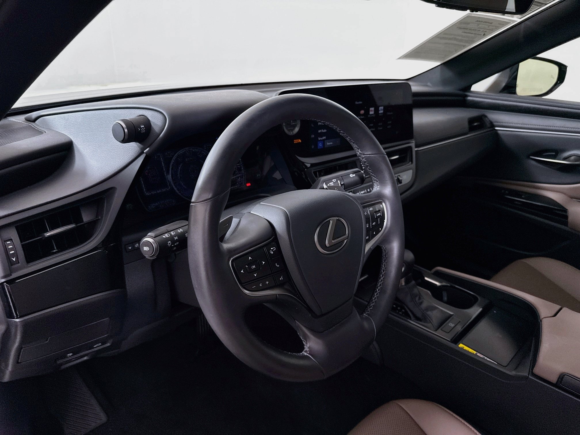 Used 2024 Lexus ES 350 w/ Premium Package FWD image 10