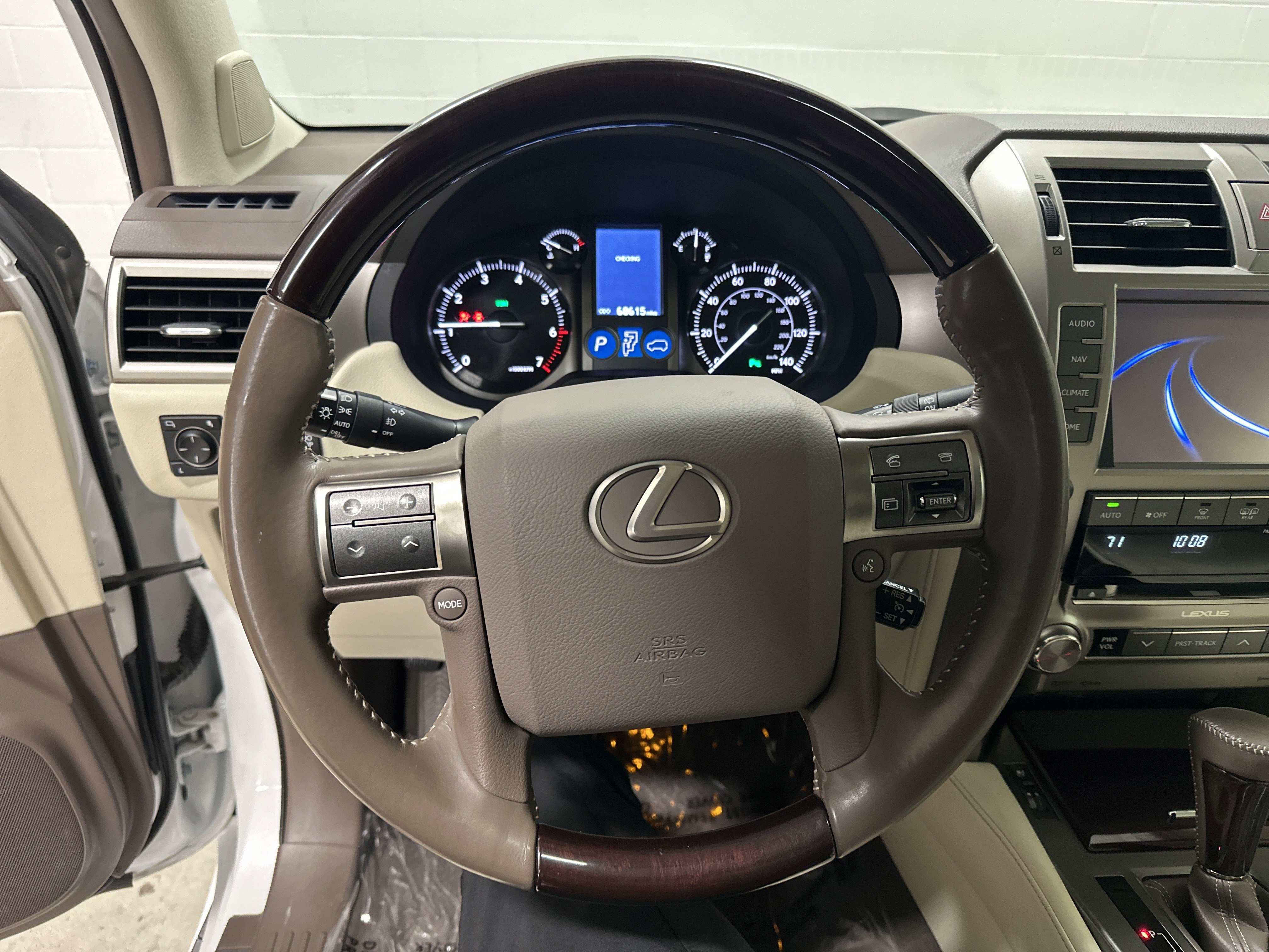 Used 2019 Lexus GX 460 Premium w/ Premium Package AWD/4WD image 18
