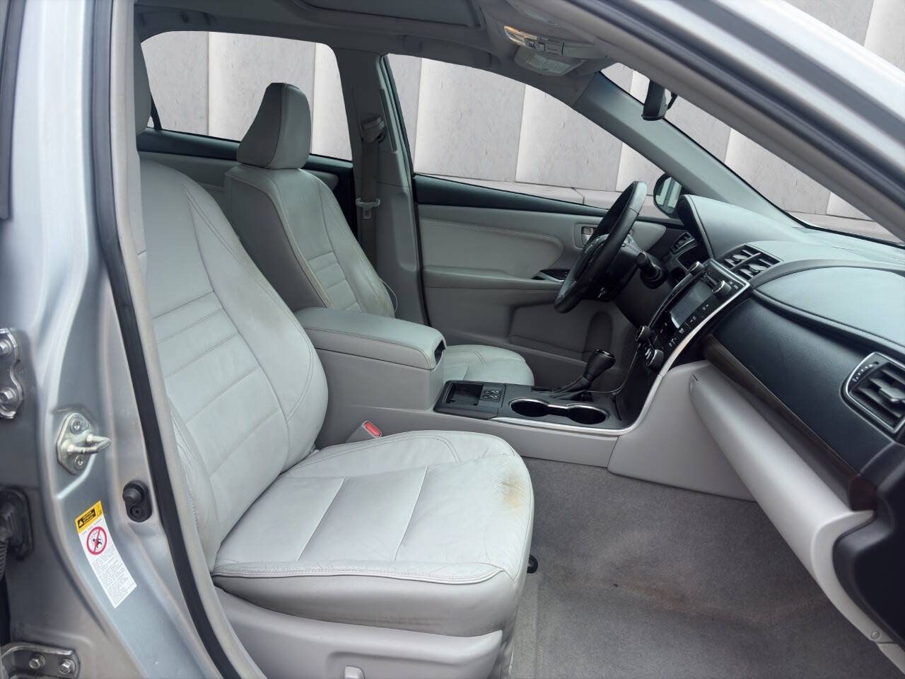 Used 2016 Toyota Camry XLE FWD image 11