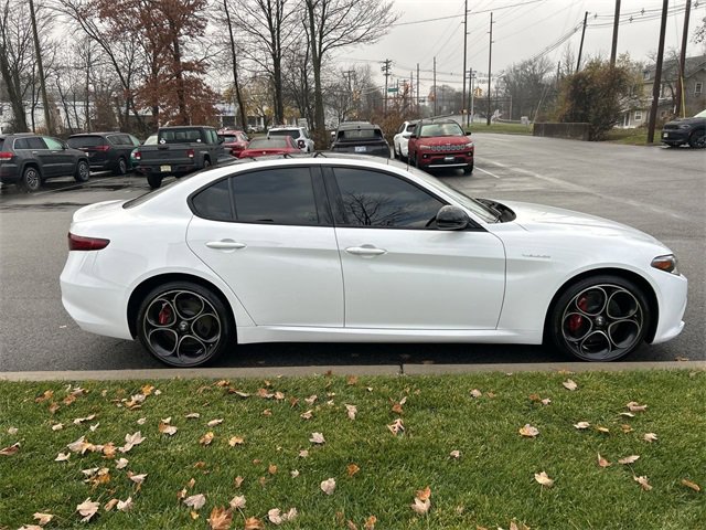 Used 2022 Alfa Romeo Giulia Veloce image 9