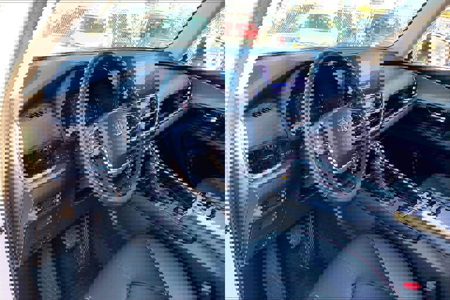 Used 2025 Toyota Grand Highlander AWD image 16