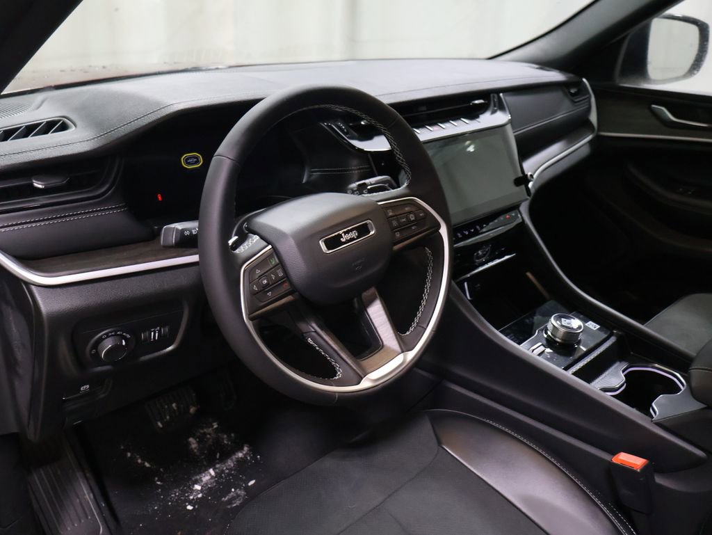 New 2026 Jeep Grand Cherokee Laredo image 21