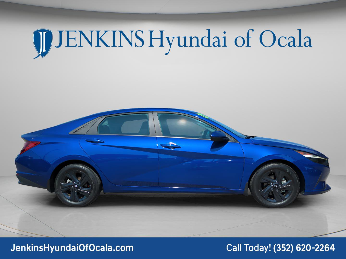 Used 2023 Hyundai Elantra SEL image 2