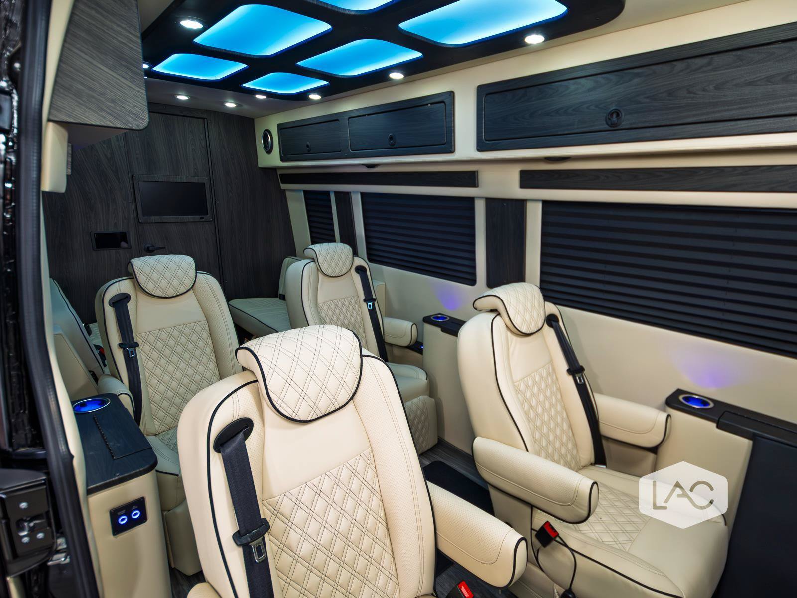 Used 2025 Mercedes-Benz Sprinter 3500 image 4