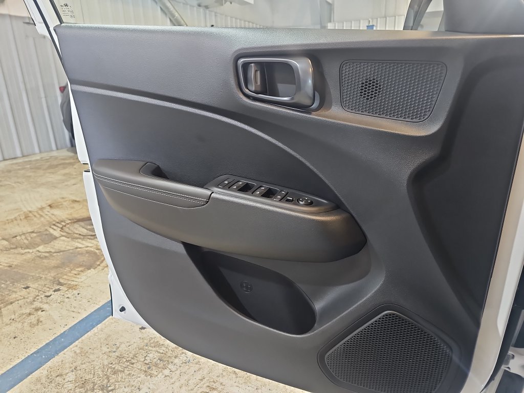 New 2026 Hyundai Venue SEL FWD image 25