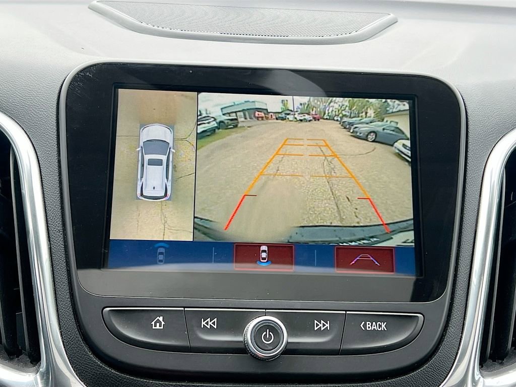 Used 2018 Chevrolet Equinox Premier FWD image 16