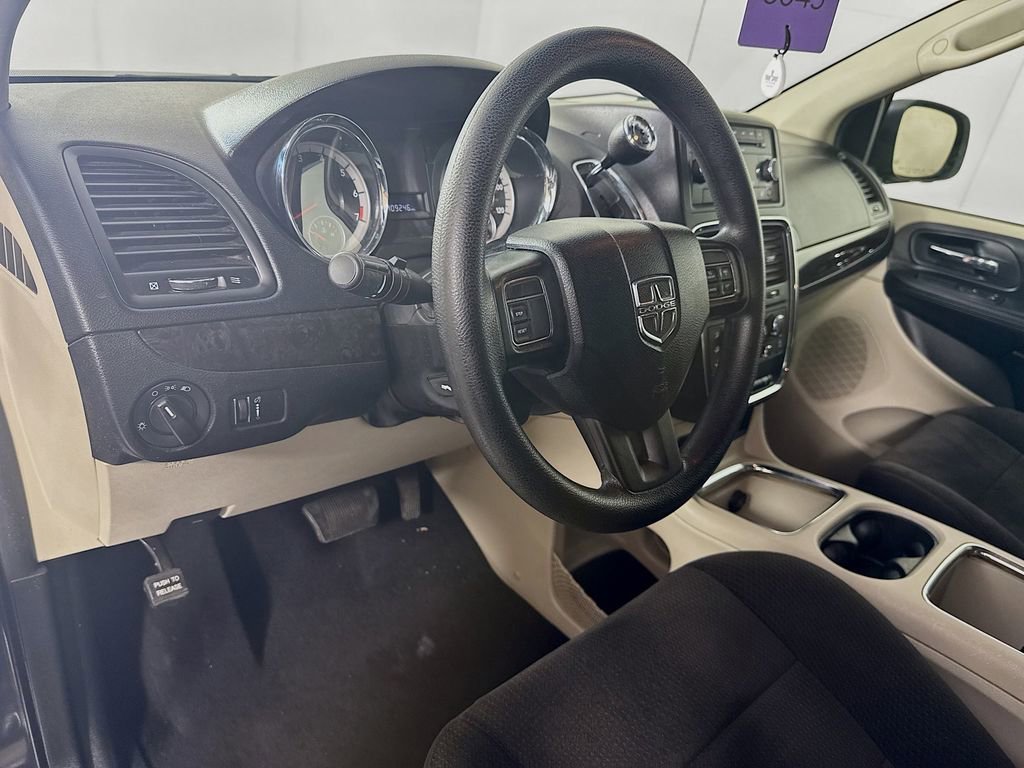 Used 2012 Dodge Grand Caravan SXT image 9