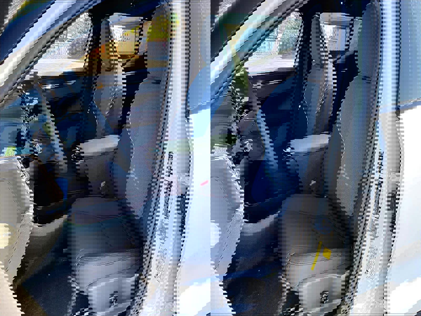 New 2026 Volvo EX30 Plus w/ Protection Package Premier image 11