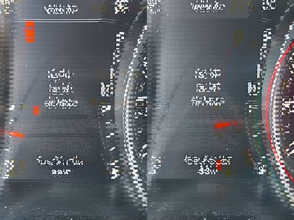 Used 2022 Dodge Challenger SXT w/ Driver Convenience Group image 14