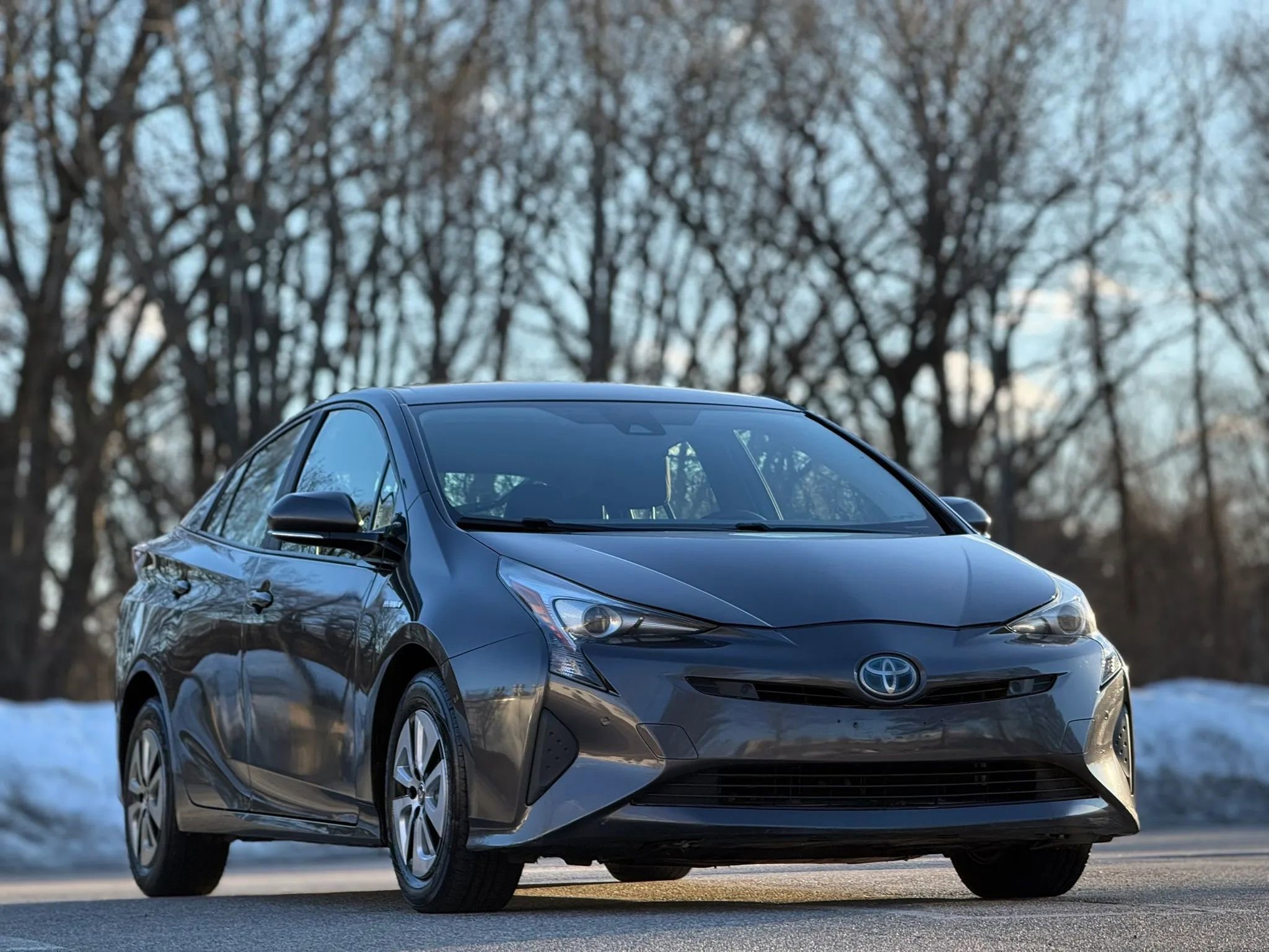 Used 2018 Toyota Prius Two w/ Prius Two Safety Plus Package FWD image 3