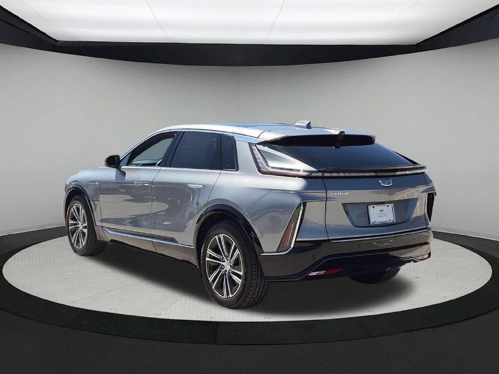New 2026 Cadillac Lyriq Luxury AWD/4WD image 3