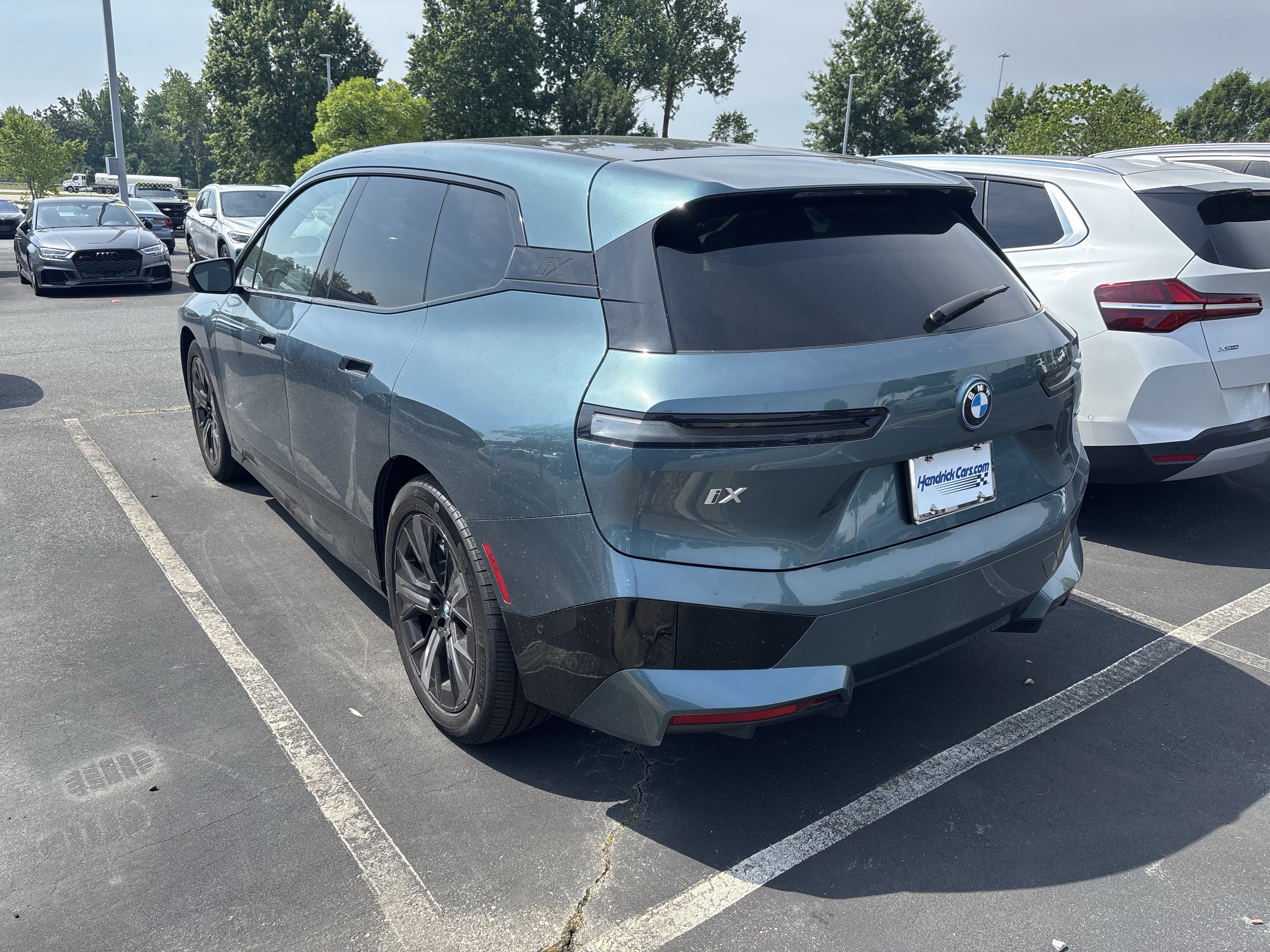 Certified 2023 BMW iX xDrive50 w/ Premium Package AWD/4WD image 18
