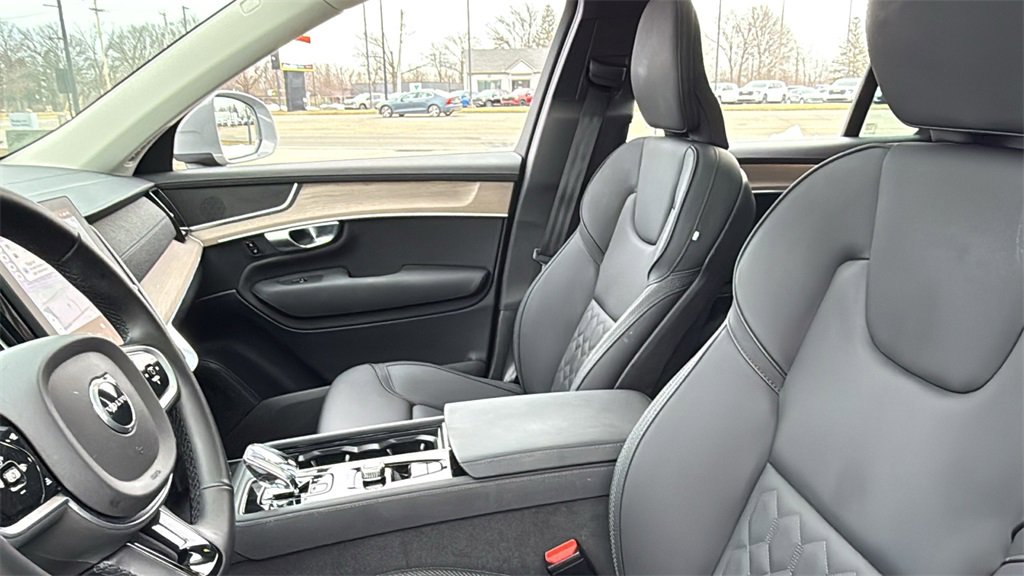 Certified 2025 Volvo XC90 B5 Plus image 23