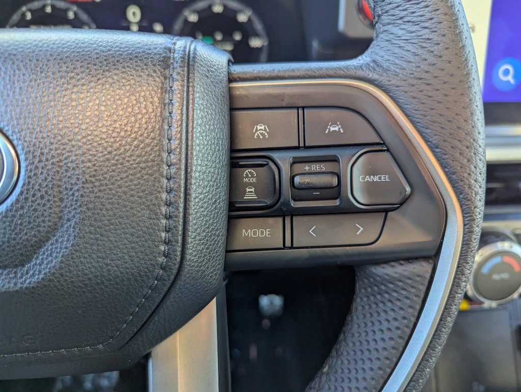 Used 2025 Toyota Tacoma TRD Sport image 25