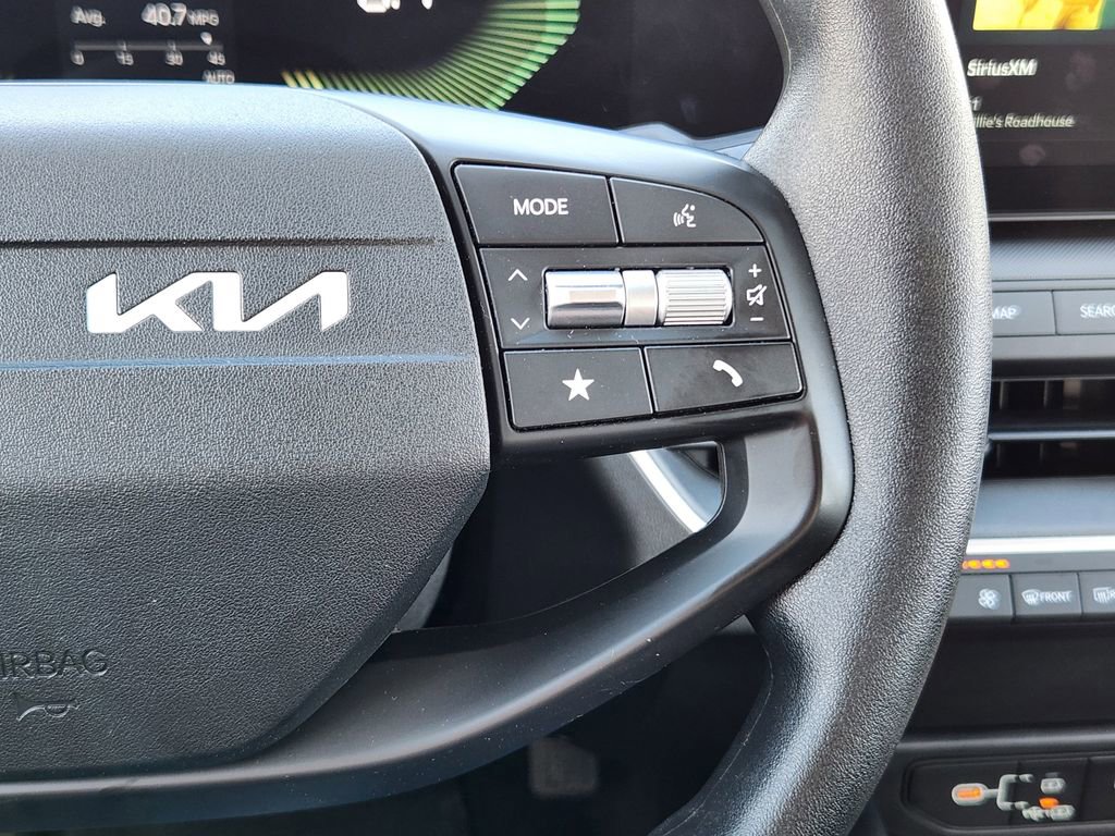 Certified 2025 Kia K4 LXS FWD image 18