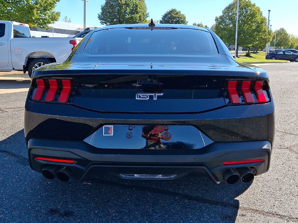 Used 2025 Ford Mustang GT Premium RWD image 8