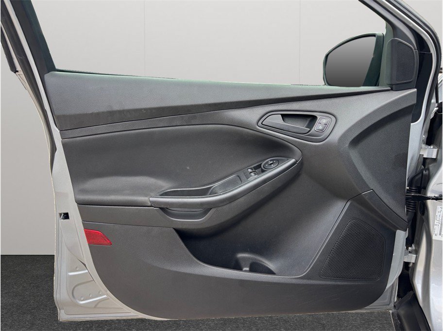 Used 2018 Ford Focus S FWD image 13