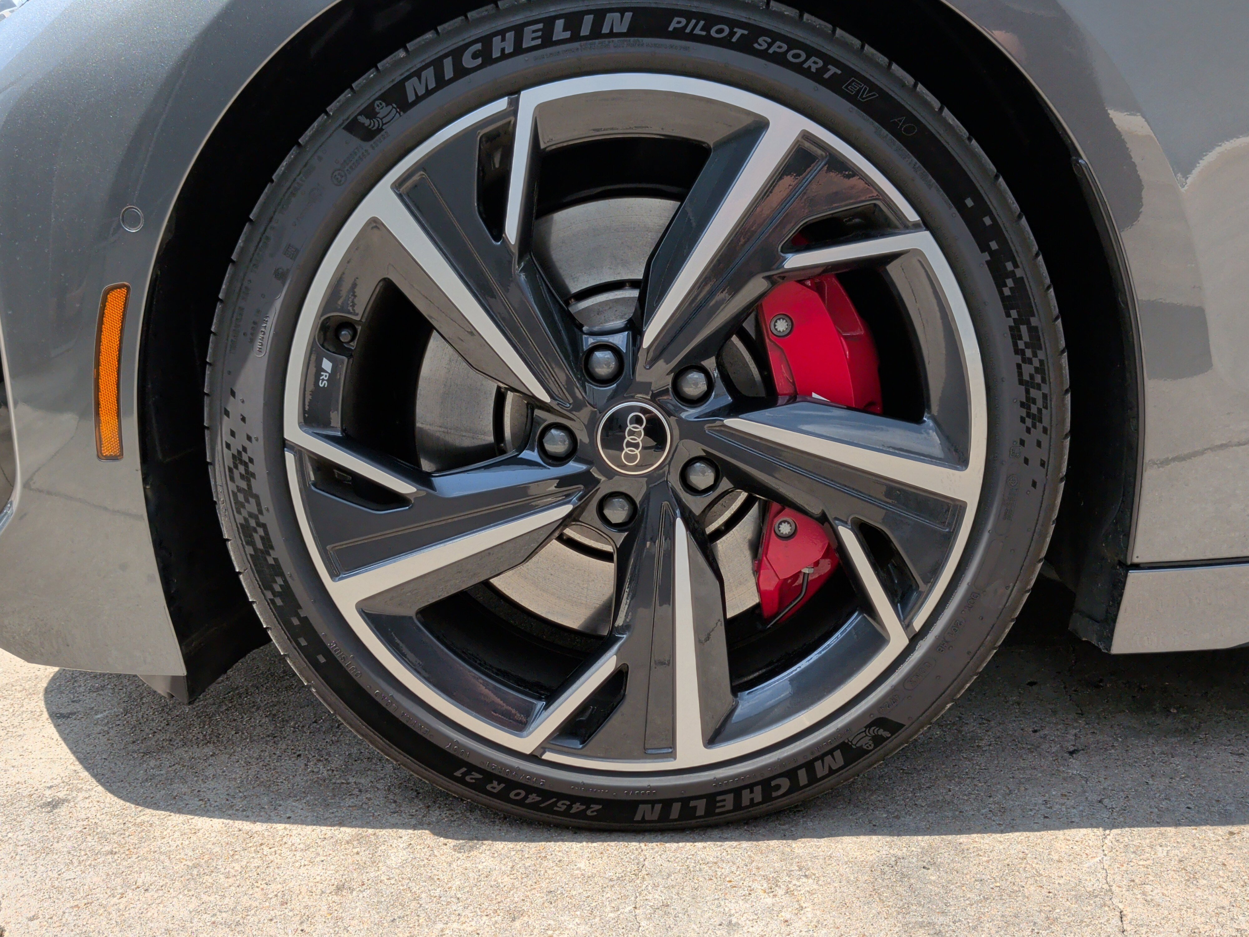 Used 2025 Audi S6 e-tron Premium Plus w/ Premium Plus image 12