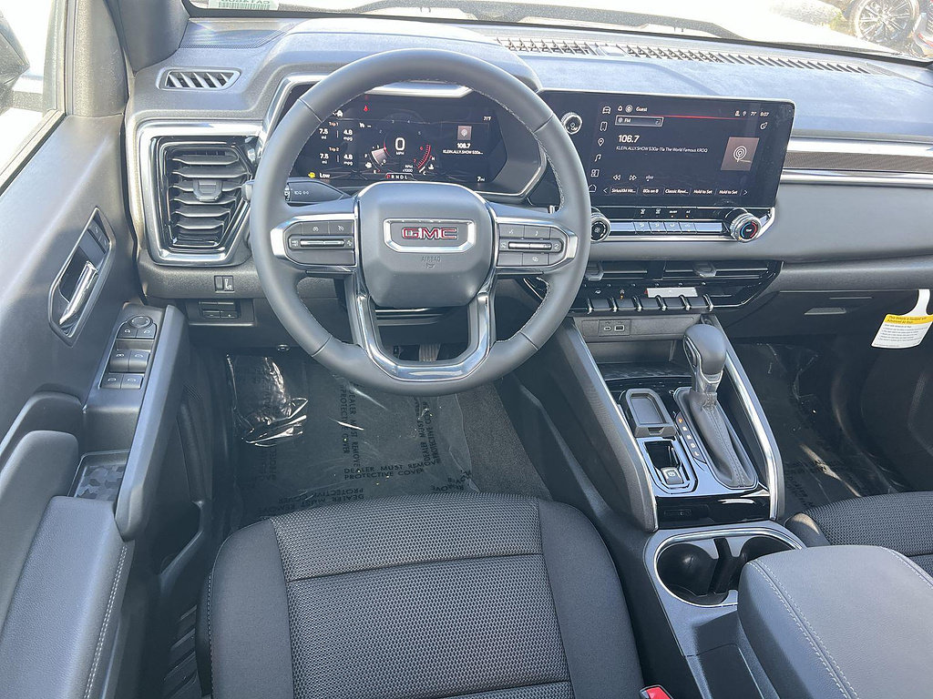 New 2026 GMC Canyon Elevation w/ LPO, Black Badging Package RWD image 11