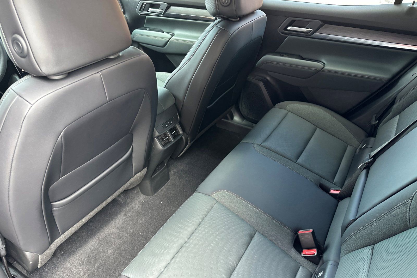 New 2026 GMC Terrain AT4 w/ Convenience Package III AWD/4WD image 12