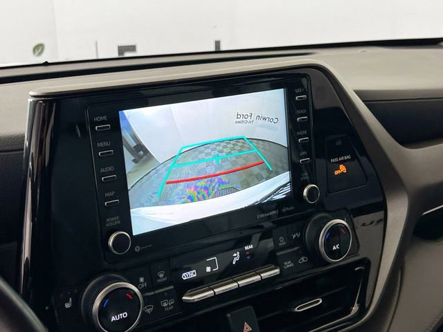 Used 2021 Toyota Highlander XLE AWD/4WD image 25