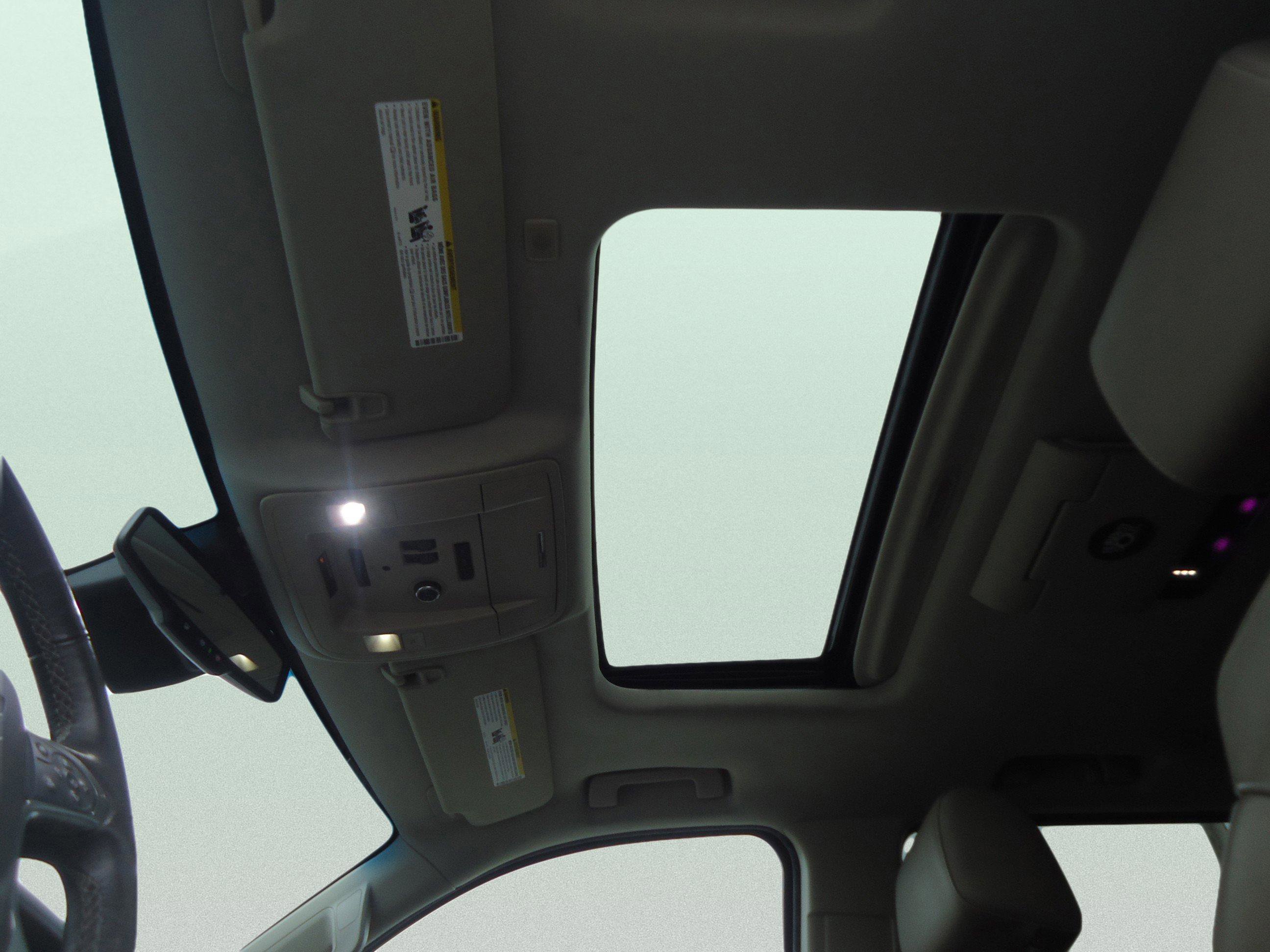 Used 2017 Chevrolet Suburban Premier image 34