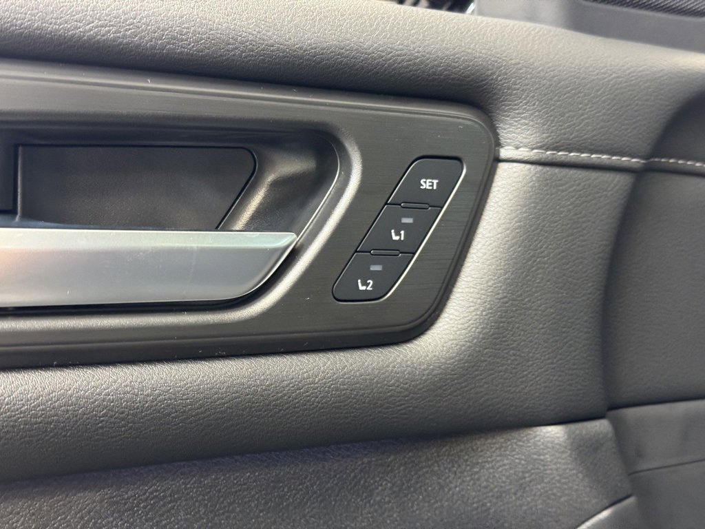 New 2025 Nissan Armada Platinum Reserve image 9