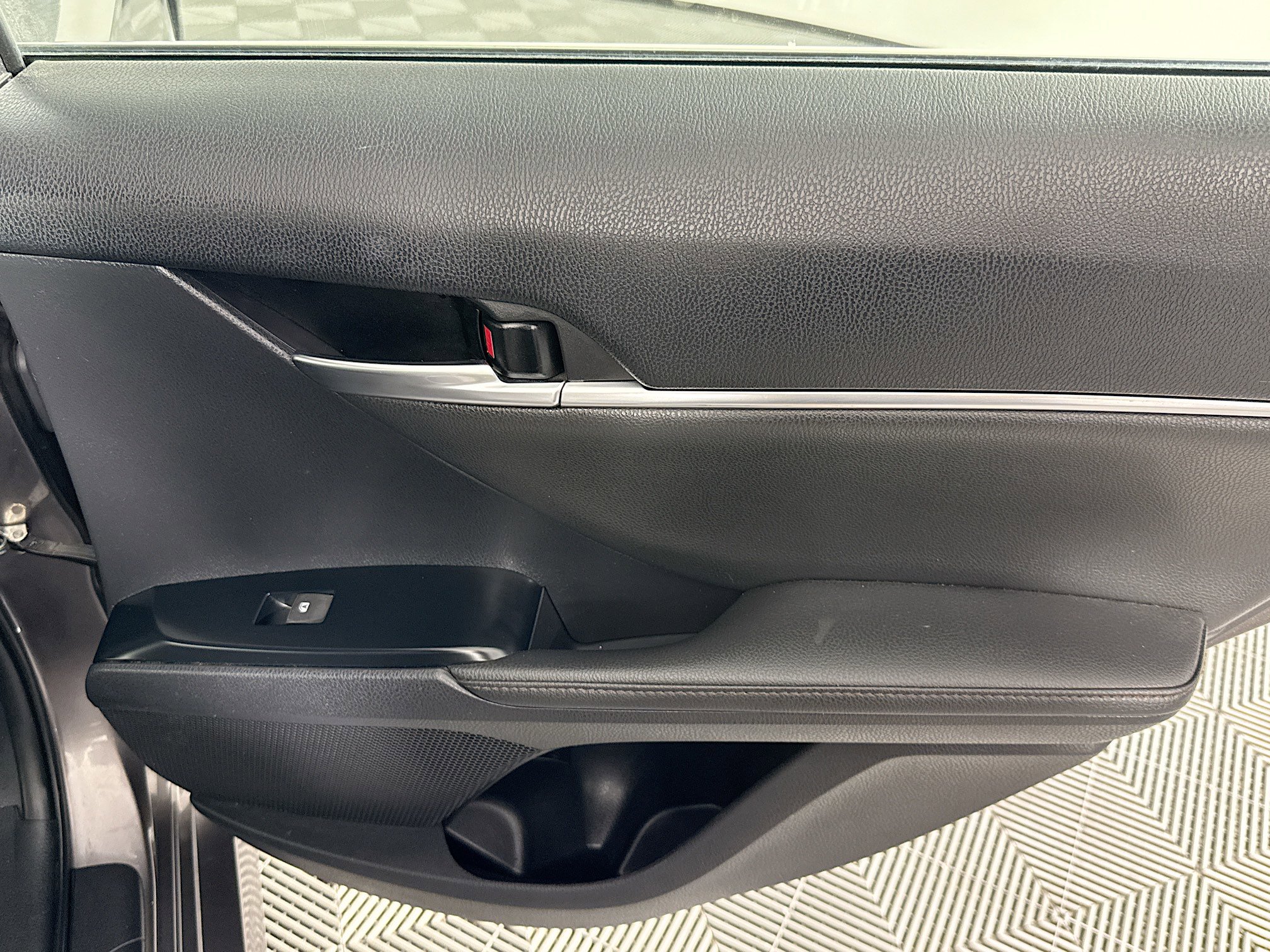 Used 2019 Toyota Camry XLE image 26