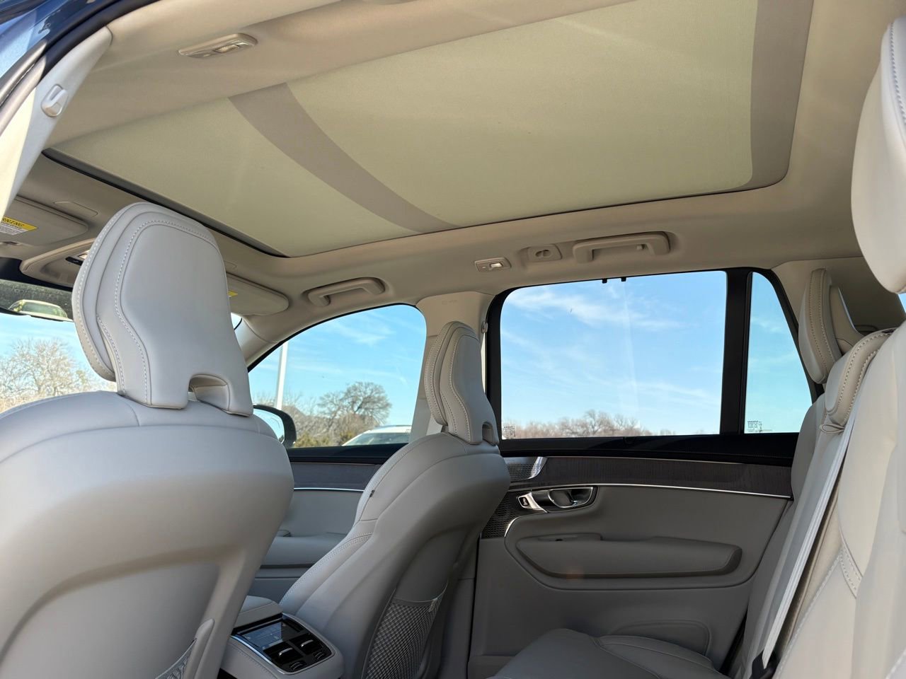 New 2026 Volvo XC90 B6 Ultra w/ Protection Package Premier image 23