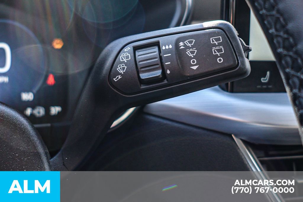 Used 2025 Ford Escape Platinum AWD/4WD image 35