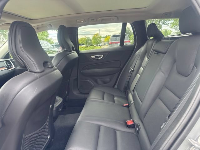 Used 2025 Volvo V60 B5 Cross Country Plus AWD/4WD image 10