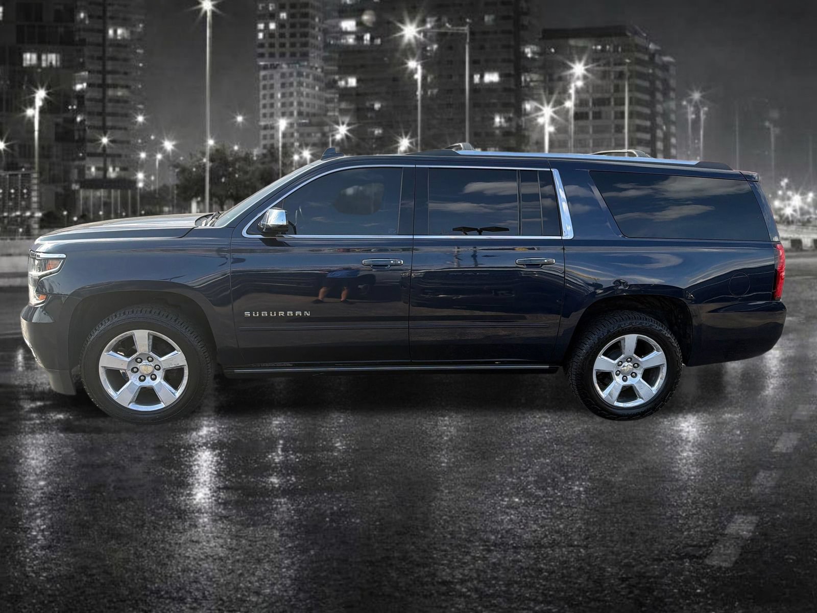 Used 2020 Chevrolet Suburban Premier AWD/4WD image 3