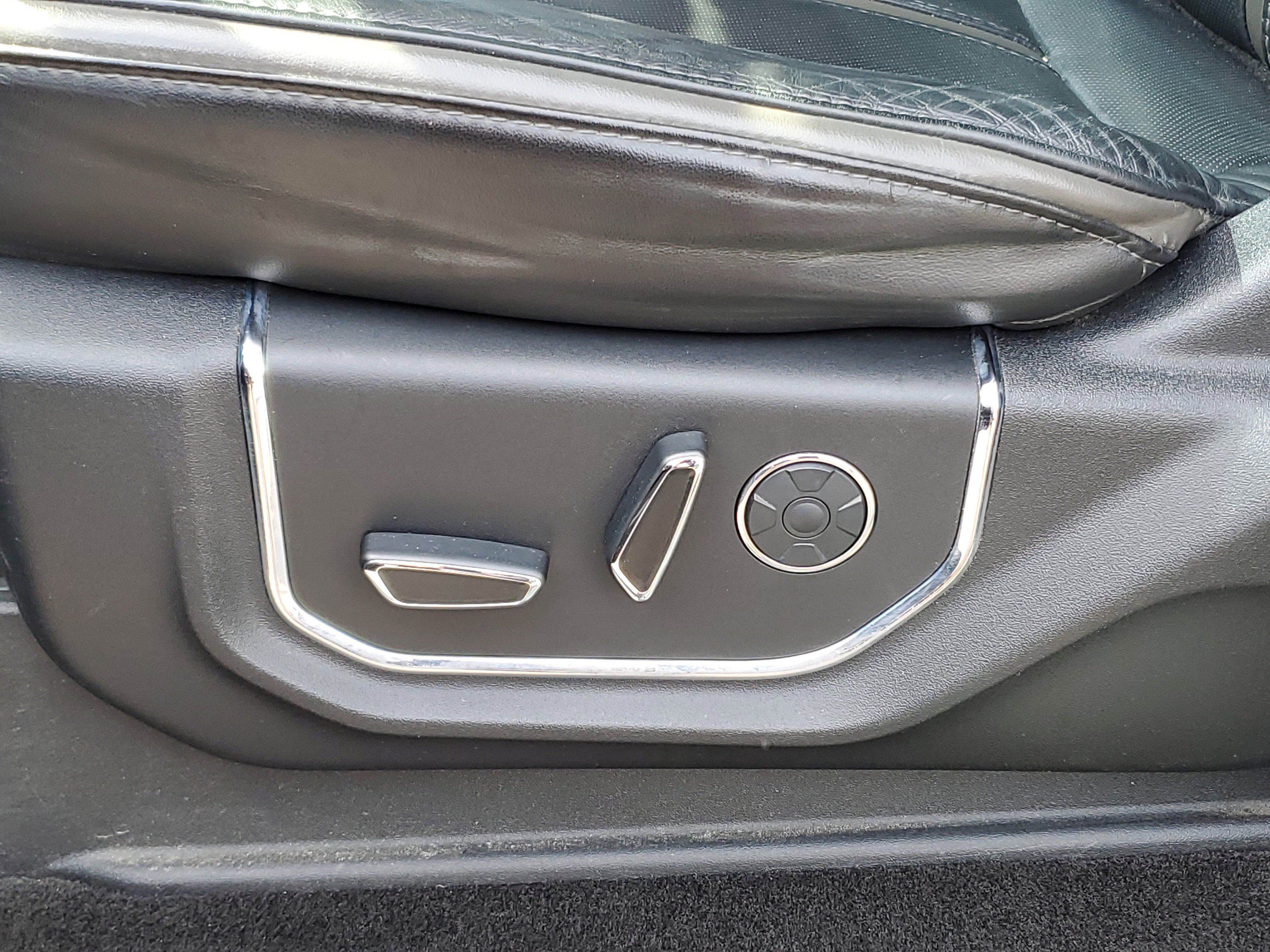 Used 2017 Ford F350 Platinum w/ Platinum Ultimate Package image 28