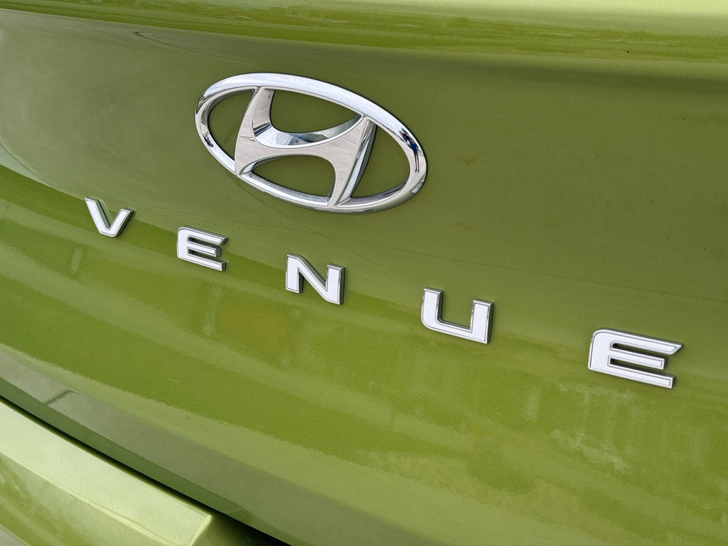Used 2022 Hyundai Venue SEL w/ Cargo Package image 10