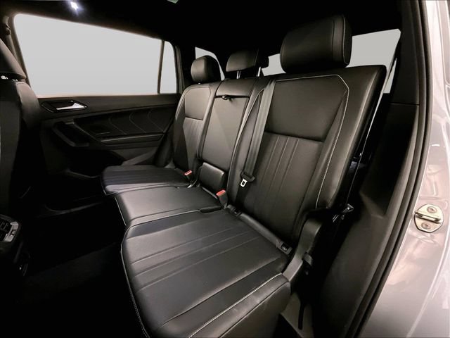 Used 2024 Volkswagen Tiguan SE R-Line AWD/4WD image 25