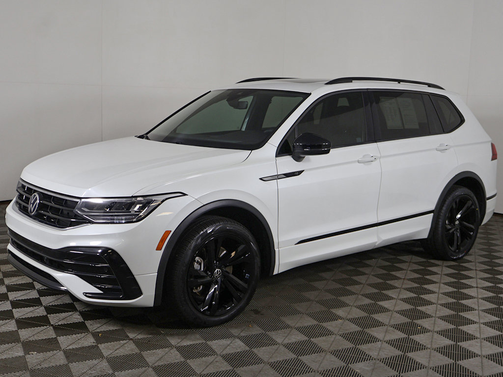Used 2024 Volkswagen Tiguan SE R-Line FWD image 8