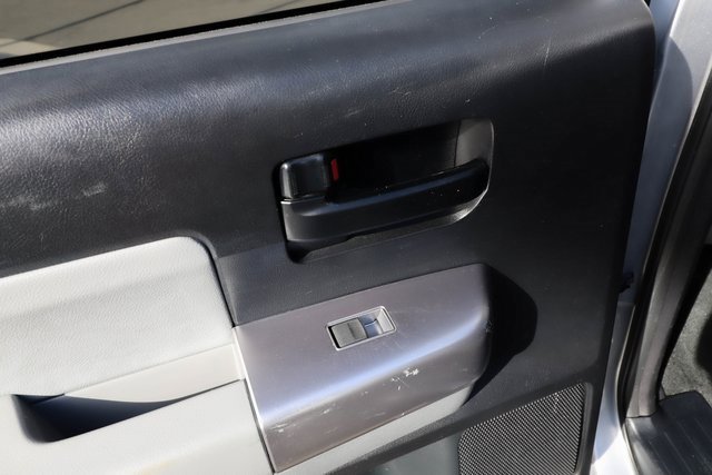 Used 2018 Toyota Sequoia SR5 image 34