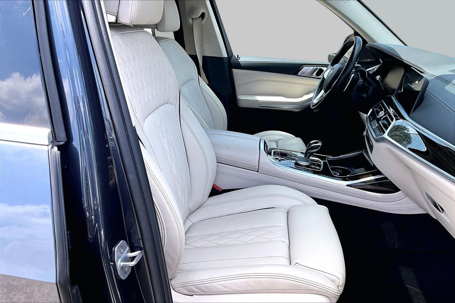 Used 2020 BMW X7 xDrive40i w/ Premium Package AWD/4WD image 9