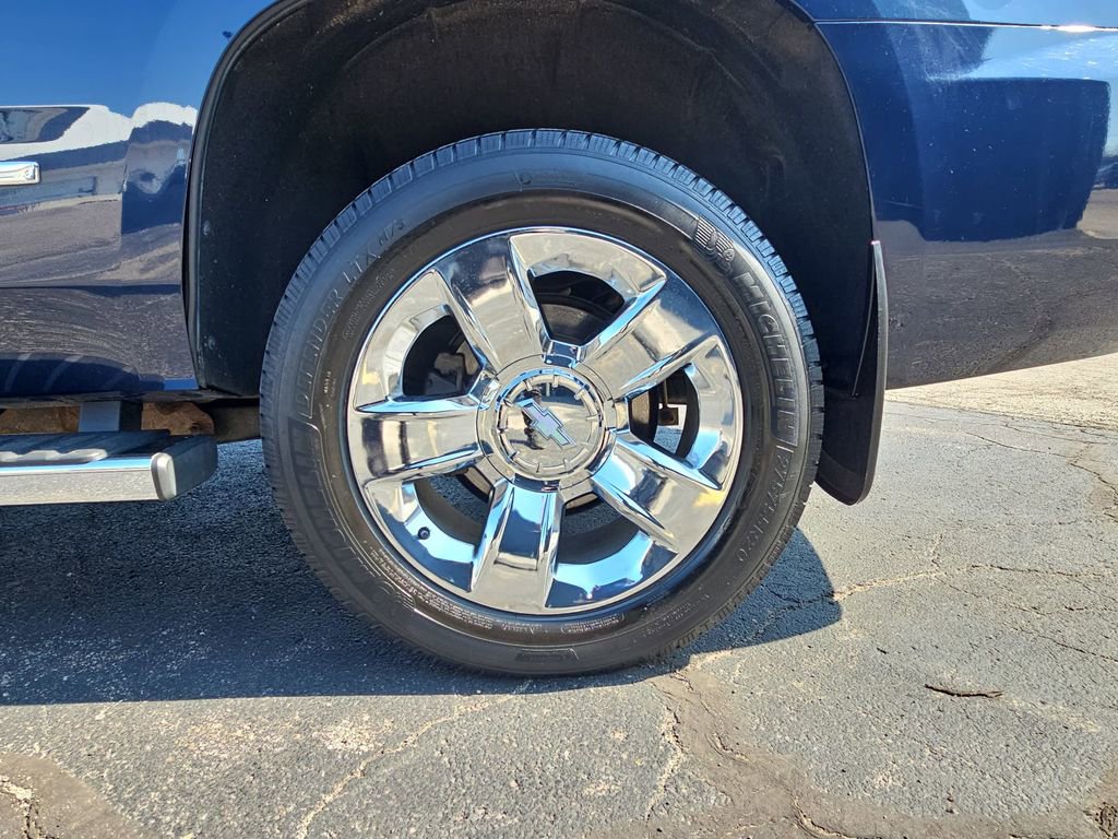 Used 2018 Chevrolet Tahoe LT w/ LT Signature Package AWD/4WD image 38