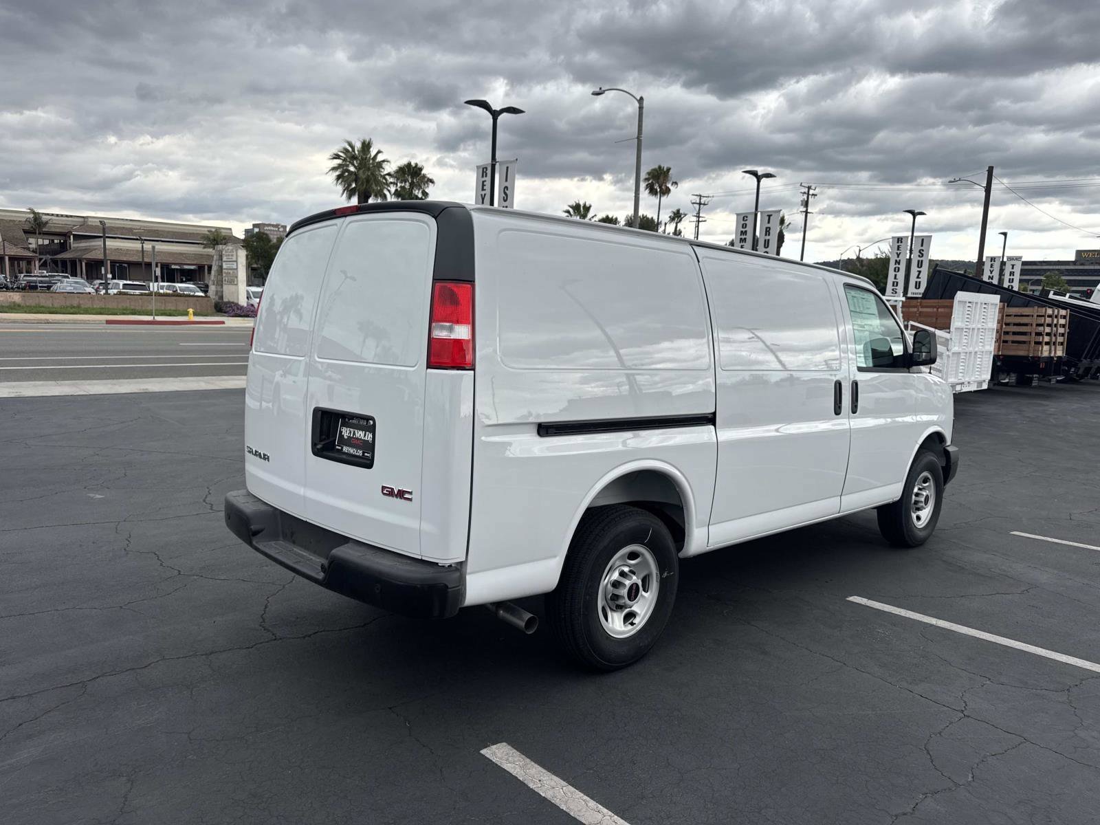 New 2025 GMC Savana 2500 w/ Driver Convenience Package RWD image 5