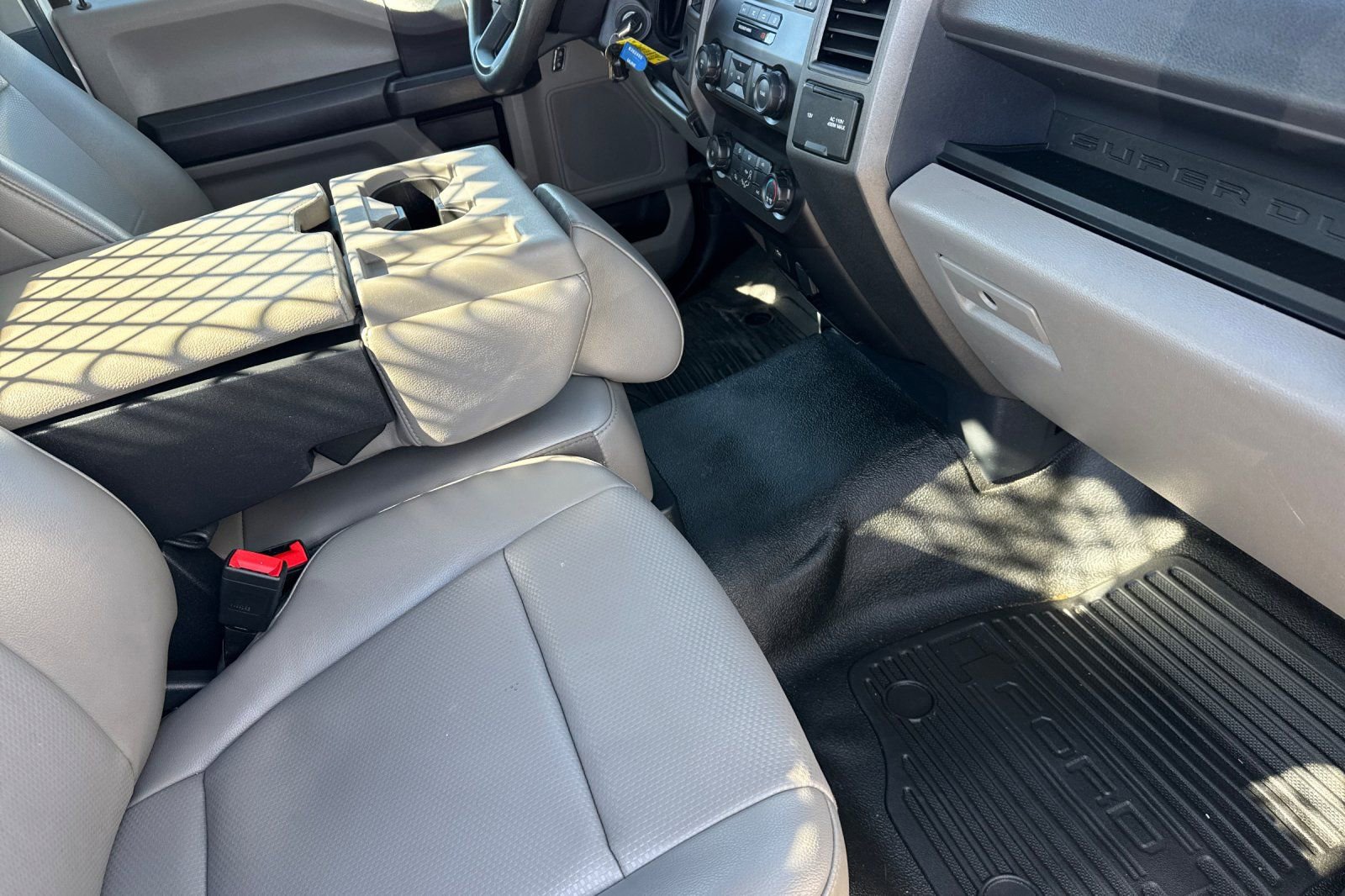 Used 2022 Ford F550 16Ft Stakebed image 15