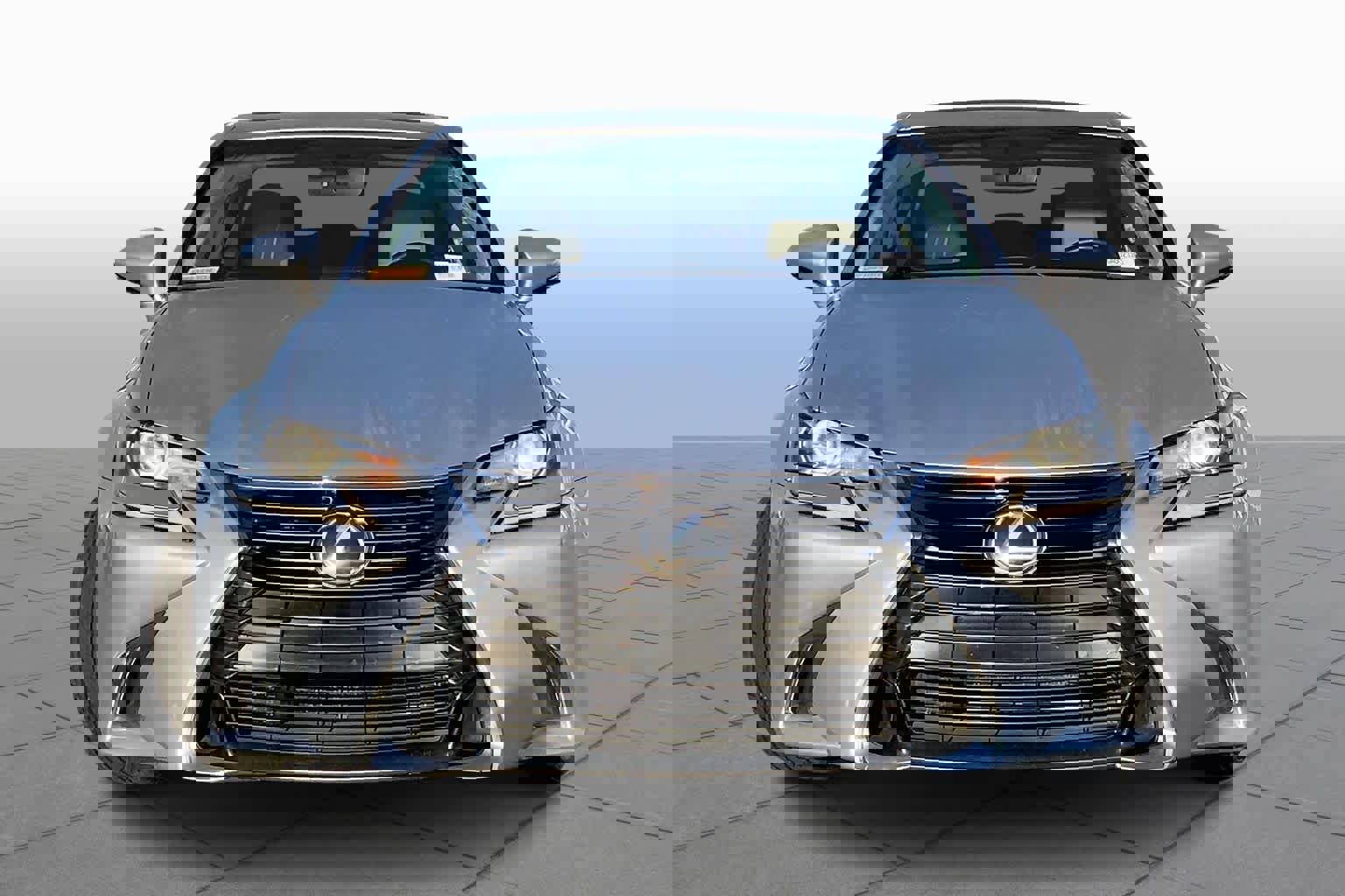 Used 2016 Lexus GS 200t image 4