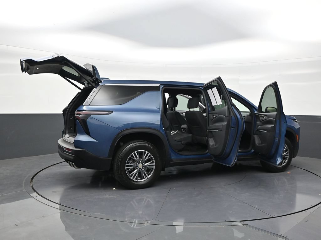 Used 2024 Chevrolet Traverse LS FWD image 29