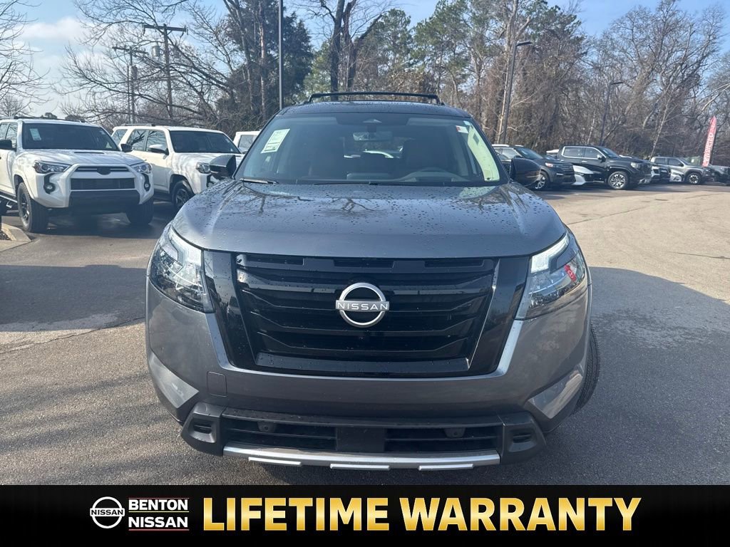 Certified 2025 Nissan Pathfinder Platinum w/ Black Appearance Package image 10