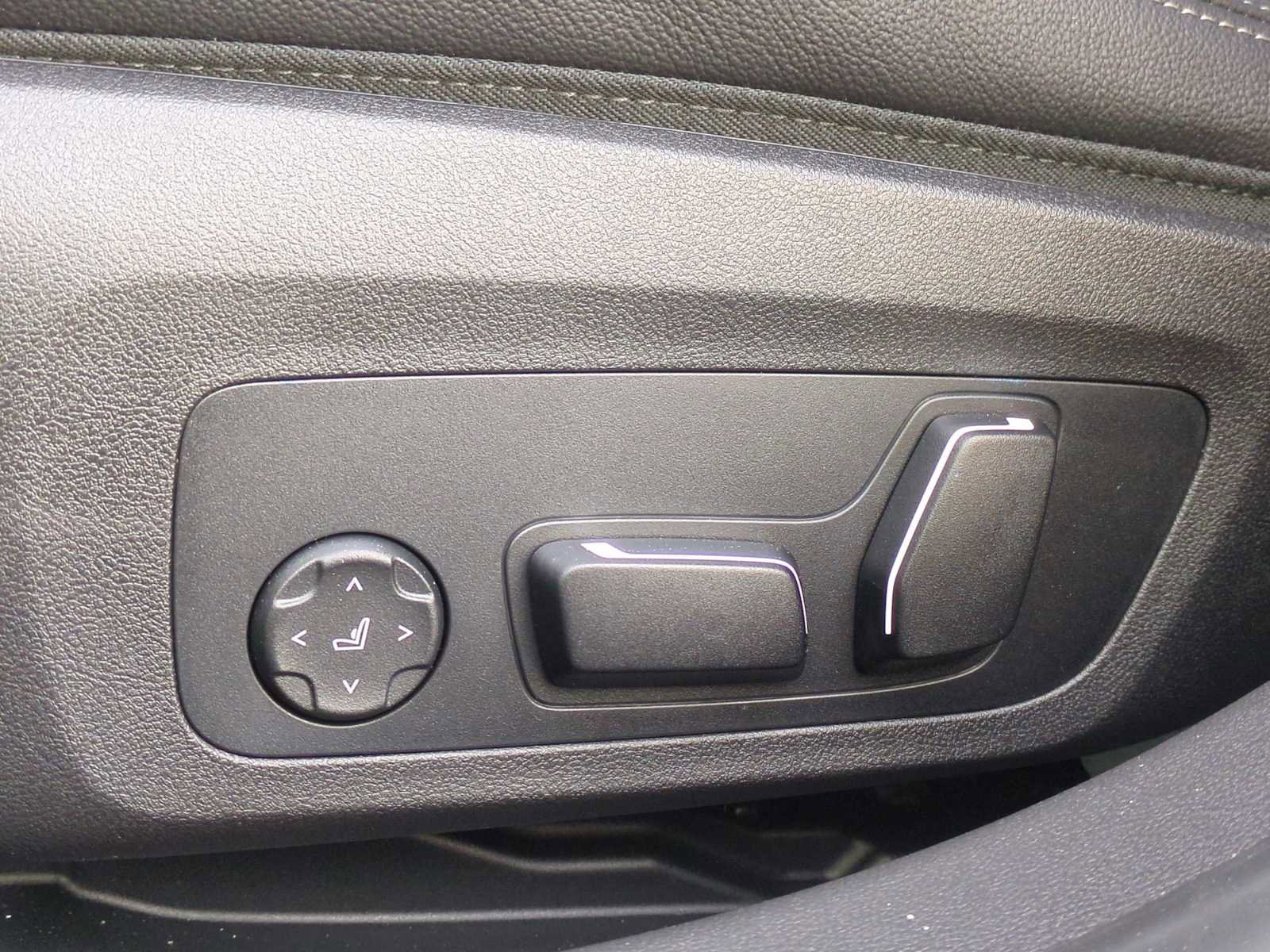 New 2026 BMW M340i xDrive w/ Premium Package image 17