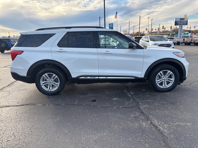 Used 2023 Ford Explorer XLT w/ Equipment Group 202A image 9